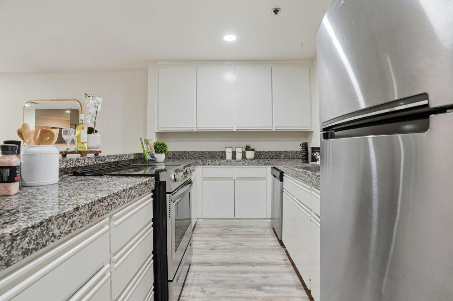 153 California Ave #F107 PALO ALTO, CA 94306