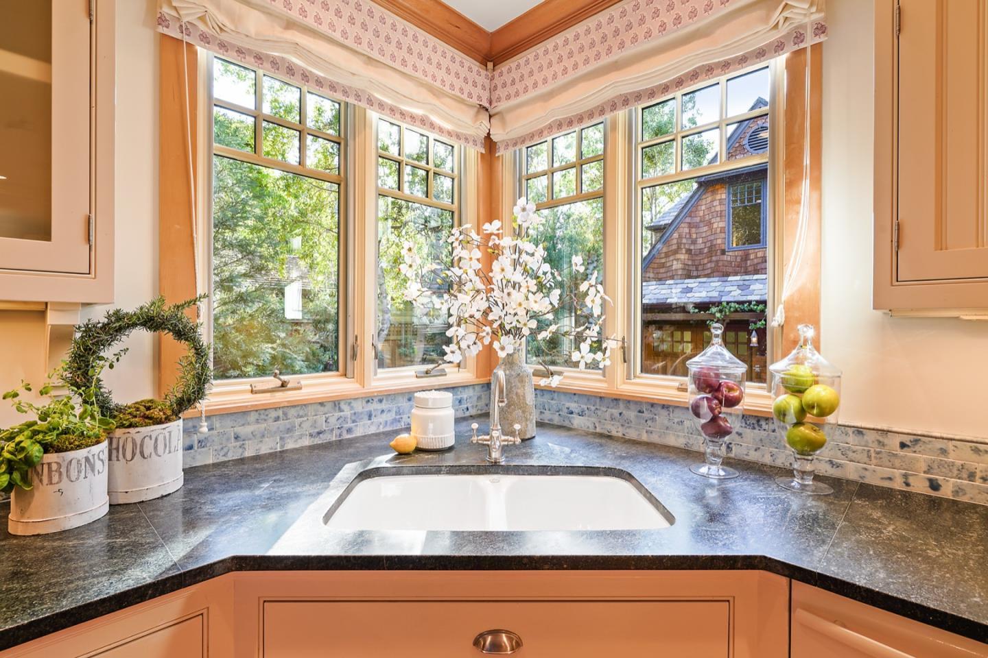 535 Kingsley Ave PALO ALTO, CA 94301