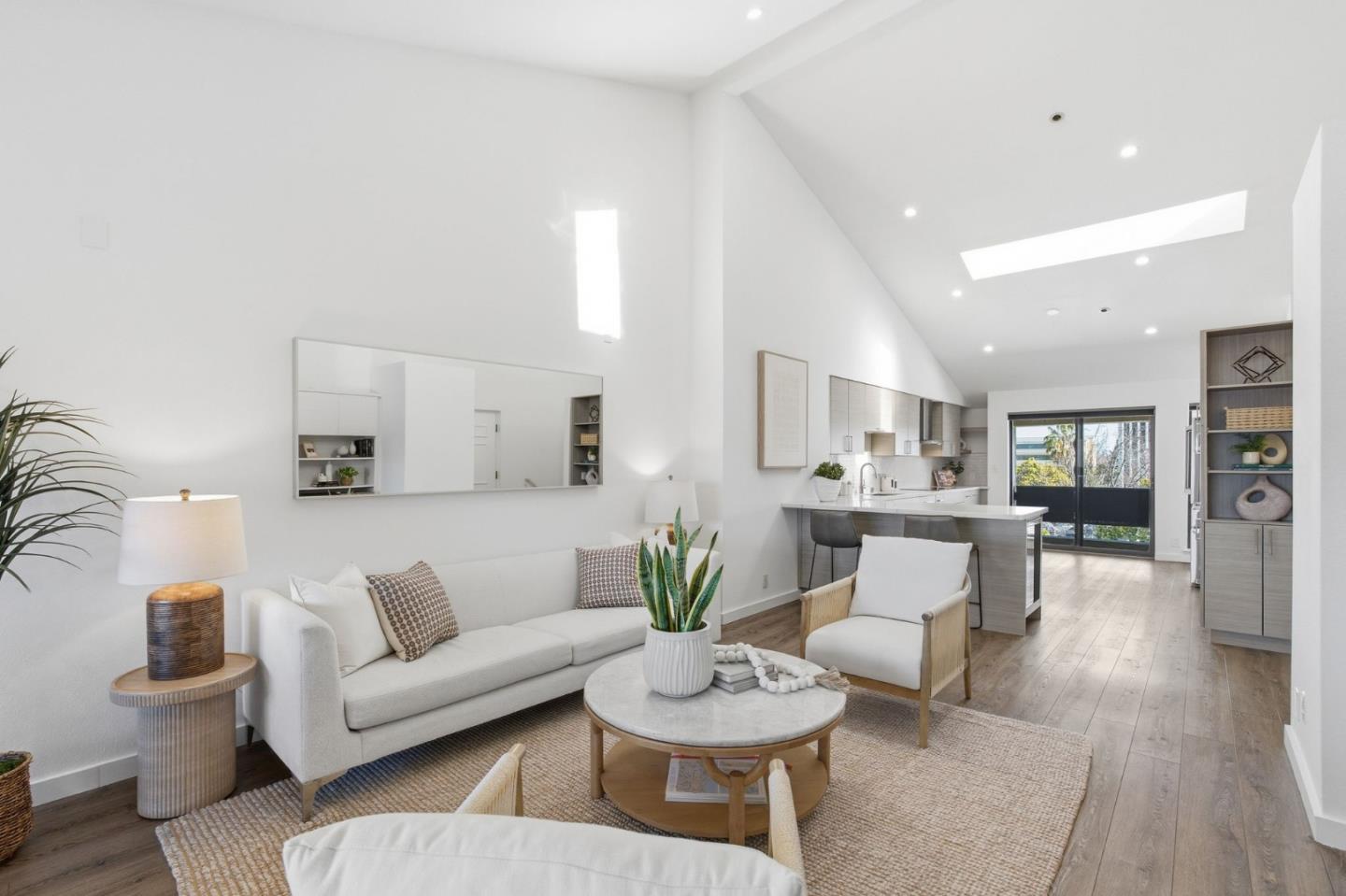 685 High St #5A PALO ALTO, CA 94301