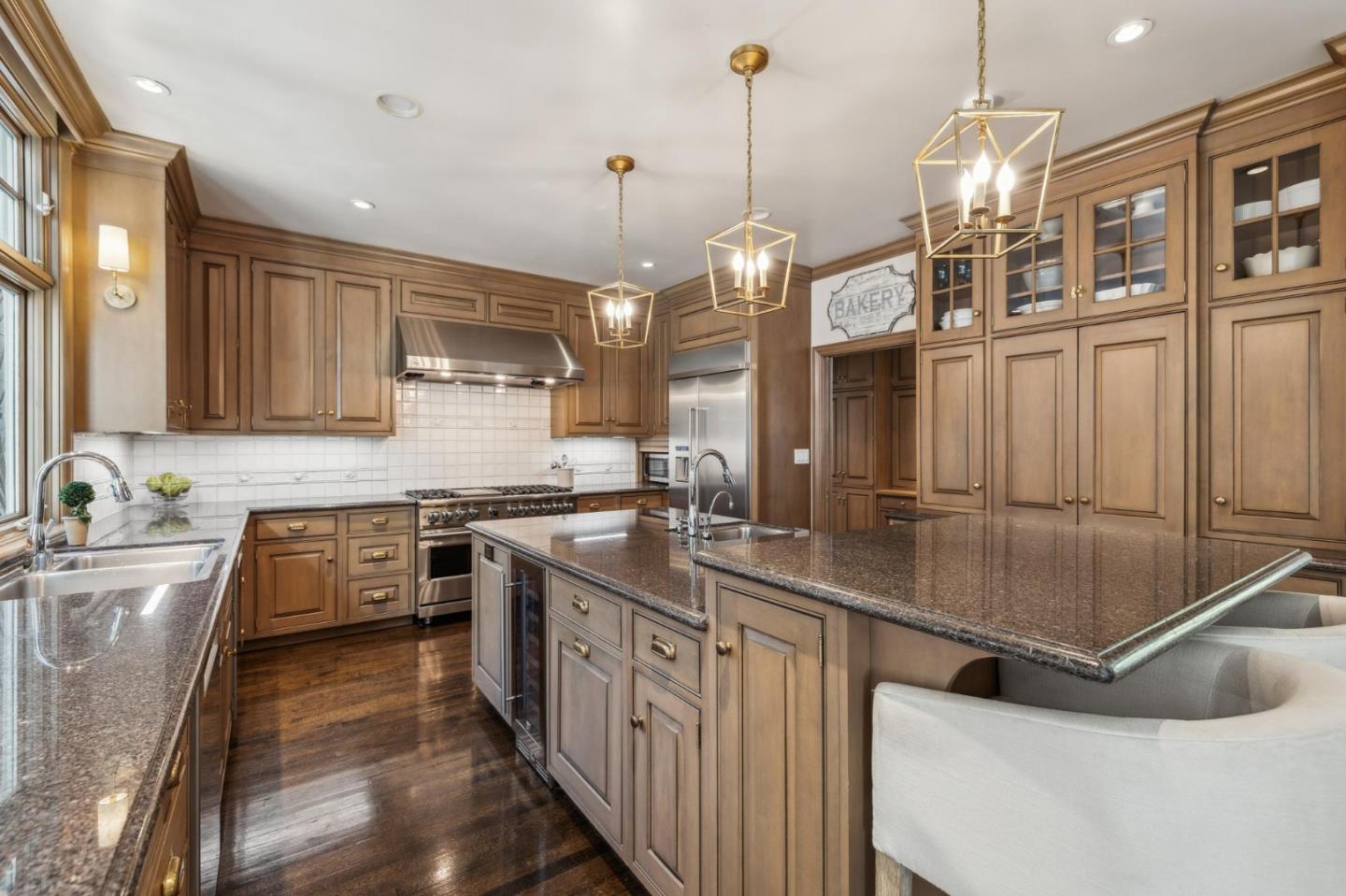 1585 Edgewood Dr PALO ALTO, CA 94303