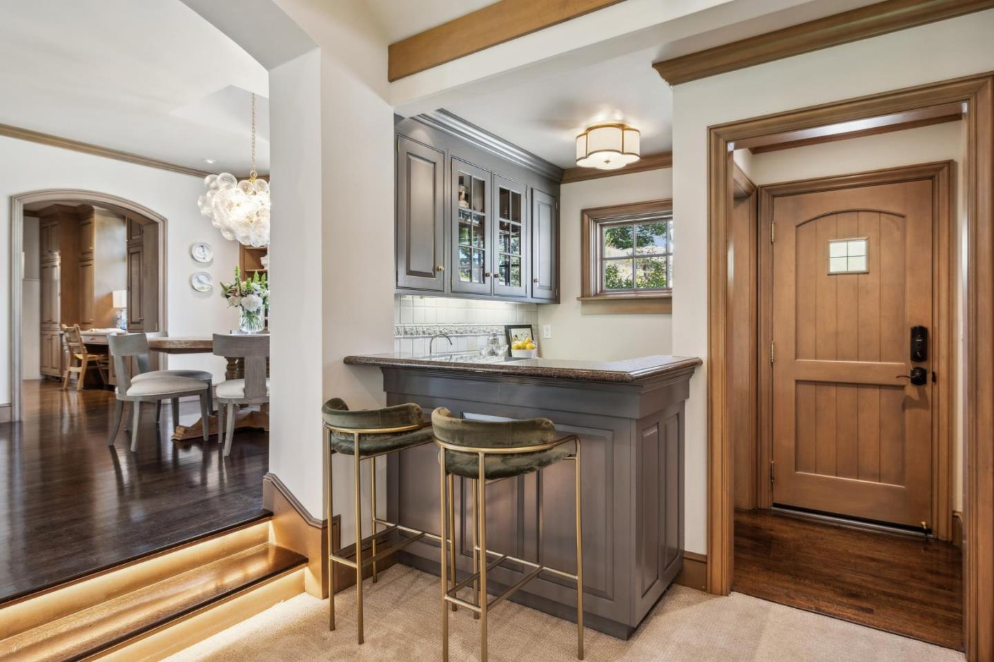 1585 Edgewood Dr PALO ALTO, CA 94303