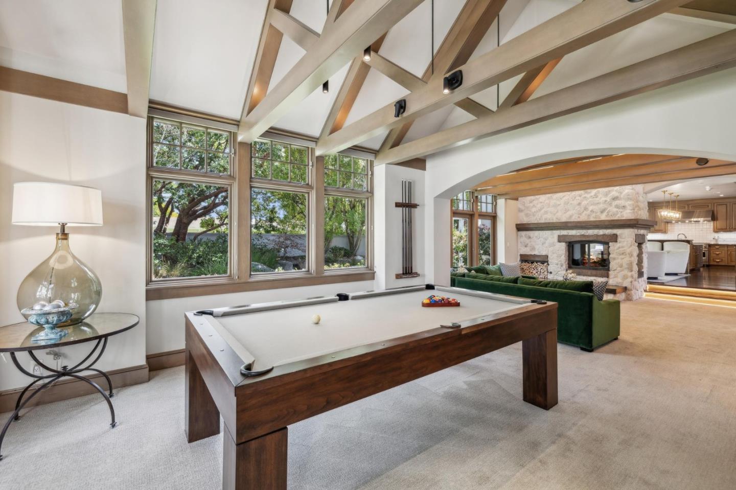 1585 Edgewood Dr PALO ALTO, CA 94303