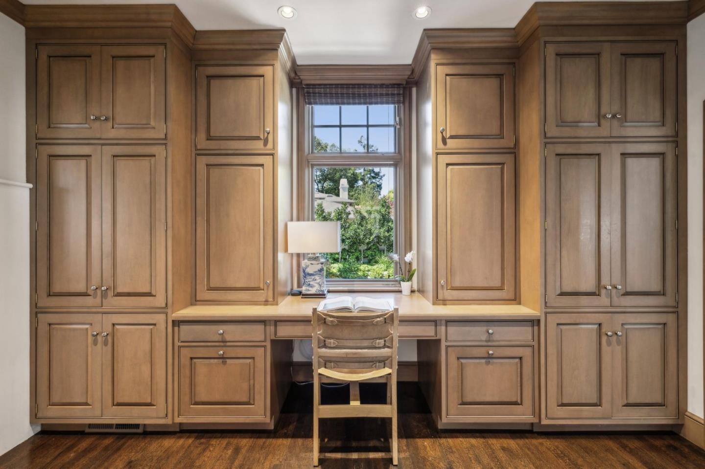 1585 Edgewood Dr PALO ALTO, CA 94303