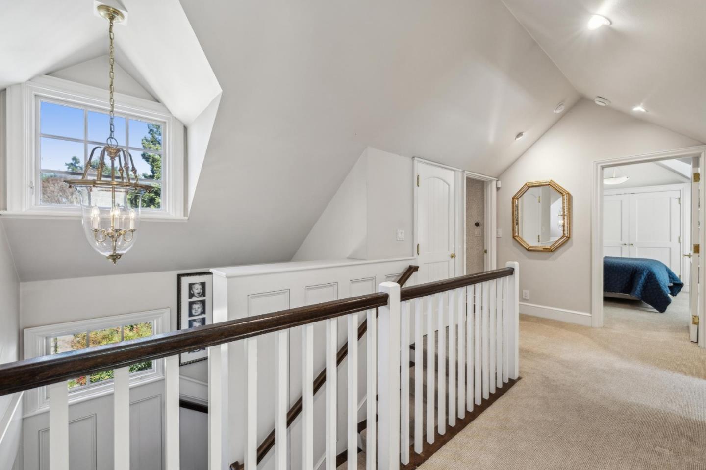 1585 Edgewood Dr PALO ALTO, CA 94303