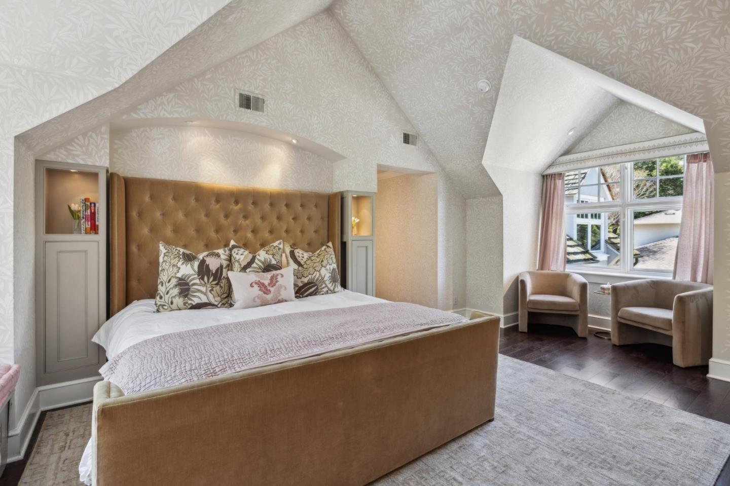 1585 Edgewood Dr PALO ALTO, CA 94303