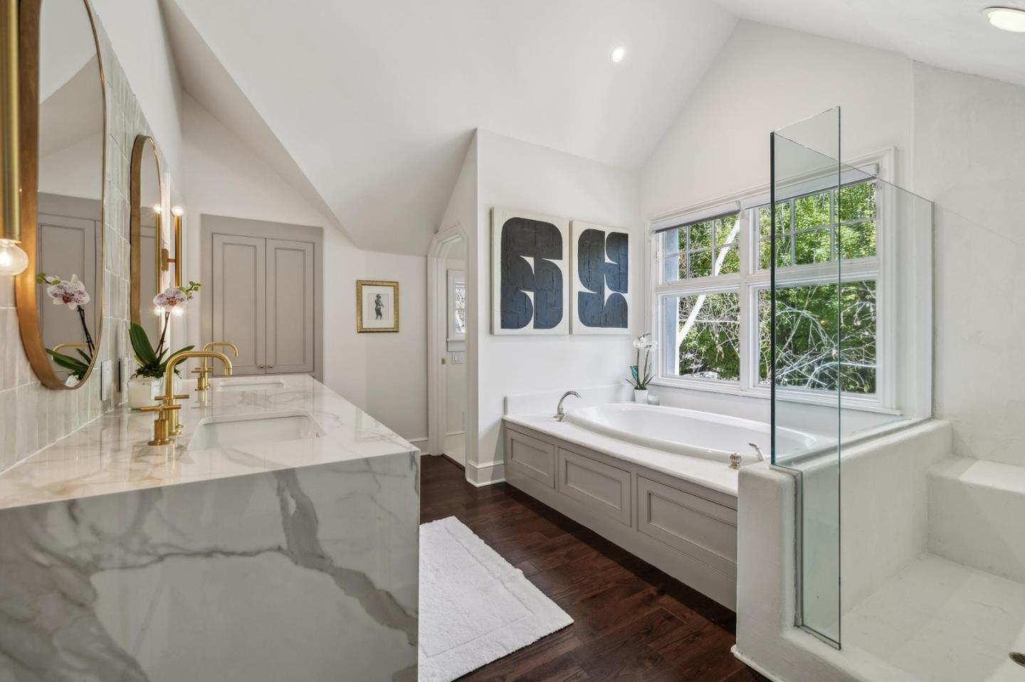 1585 Edgewood Dr PALO ALTO, CA 94303