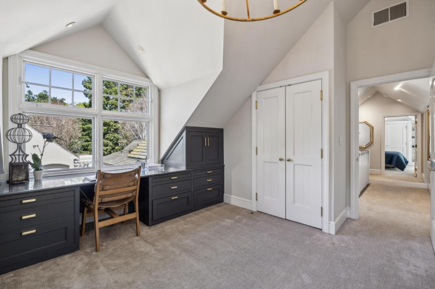 1585 Edgewood Dr PALO ALTO, CA 94303