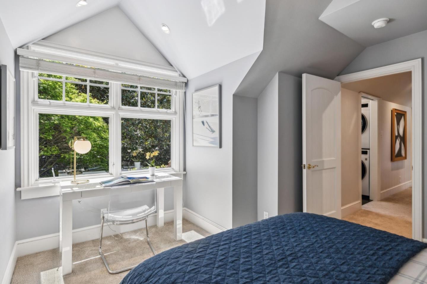 1585 Edgewood Dr PALO ALTO, CA 94303