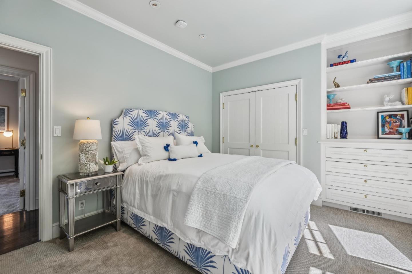 1585 Edgewood Dr PALO ALTO, CA 94303