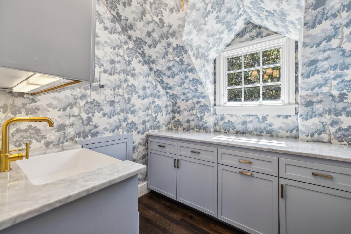 1585 Edgewood Dr PALO ALTO, CA 94303