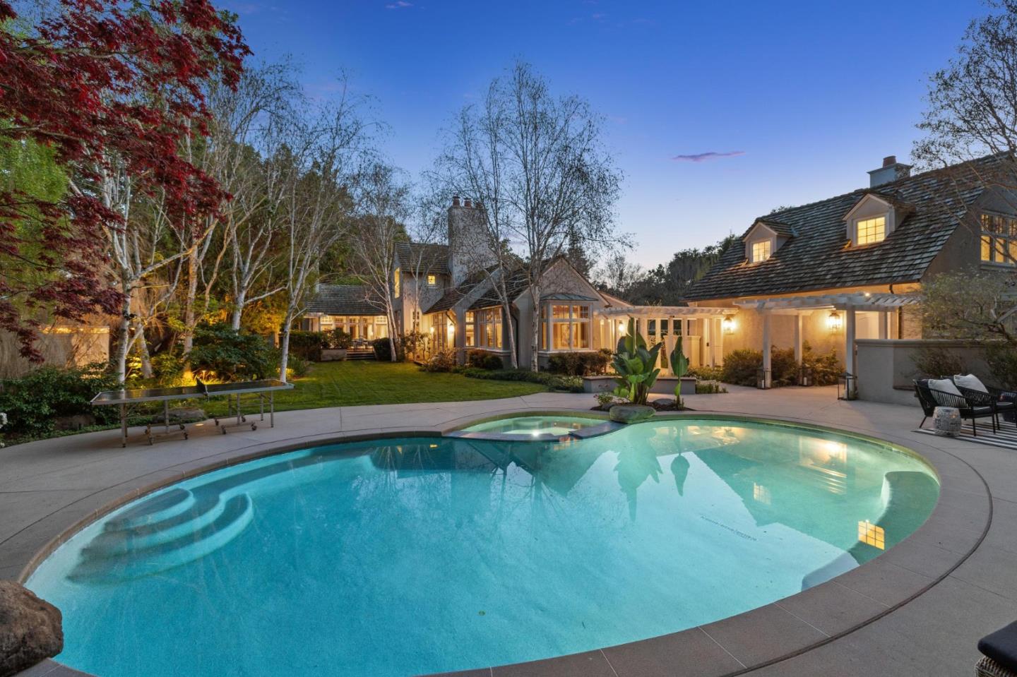 1585 Edgewood Dr PALO ALTO, CA 94303