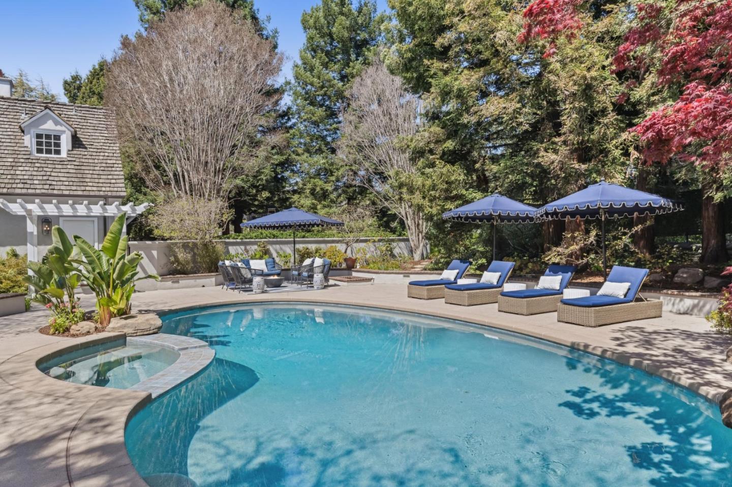 1585 Edgewood Dr PALO ALTO, CA 94303