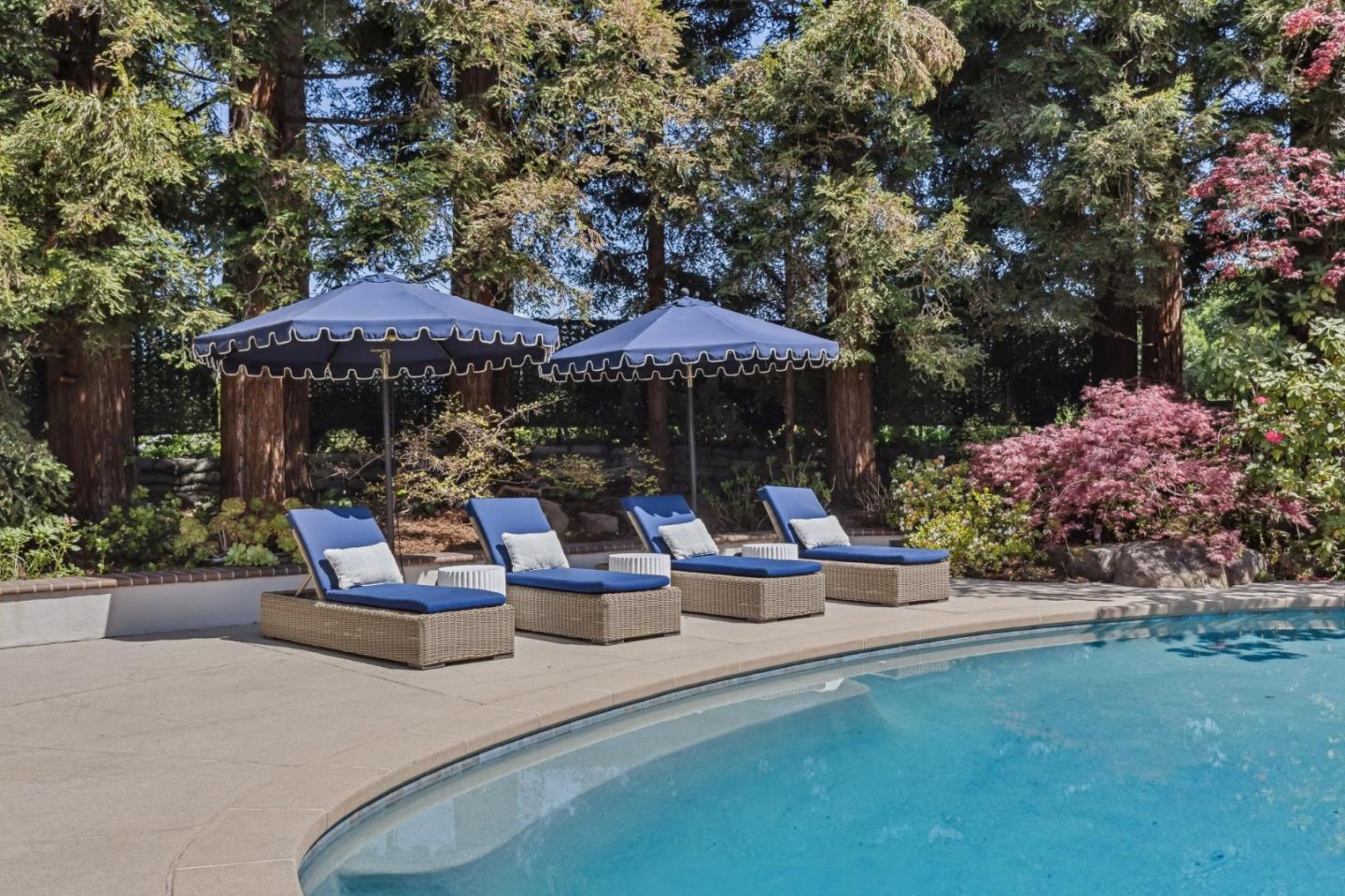 1585 Edgewood Dr PALO ALTO, CA 94303