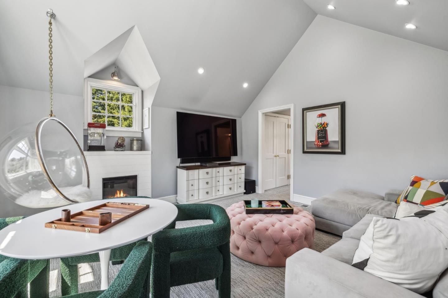 1585 Edgewood Dr PALO ALTO, CA 94303