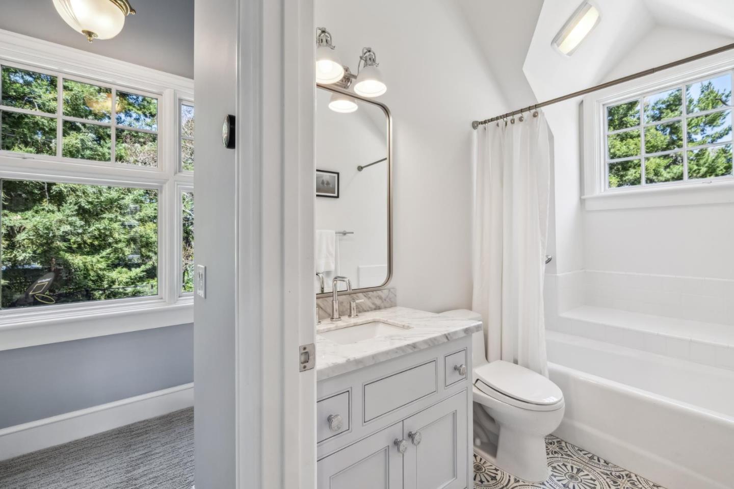 1585 Edgewood Dr PALO ALTO, CA 94303