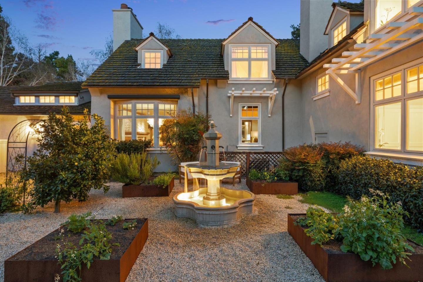 1585 Edgewood Dr PALO ALTO, CA 94303