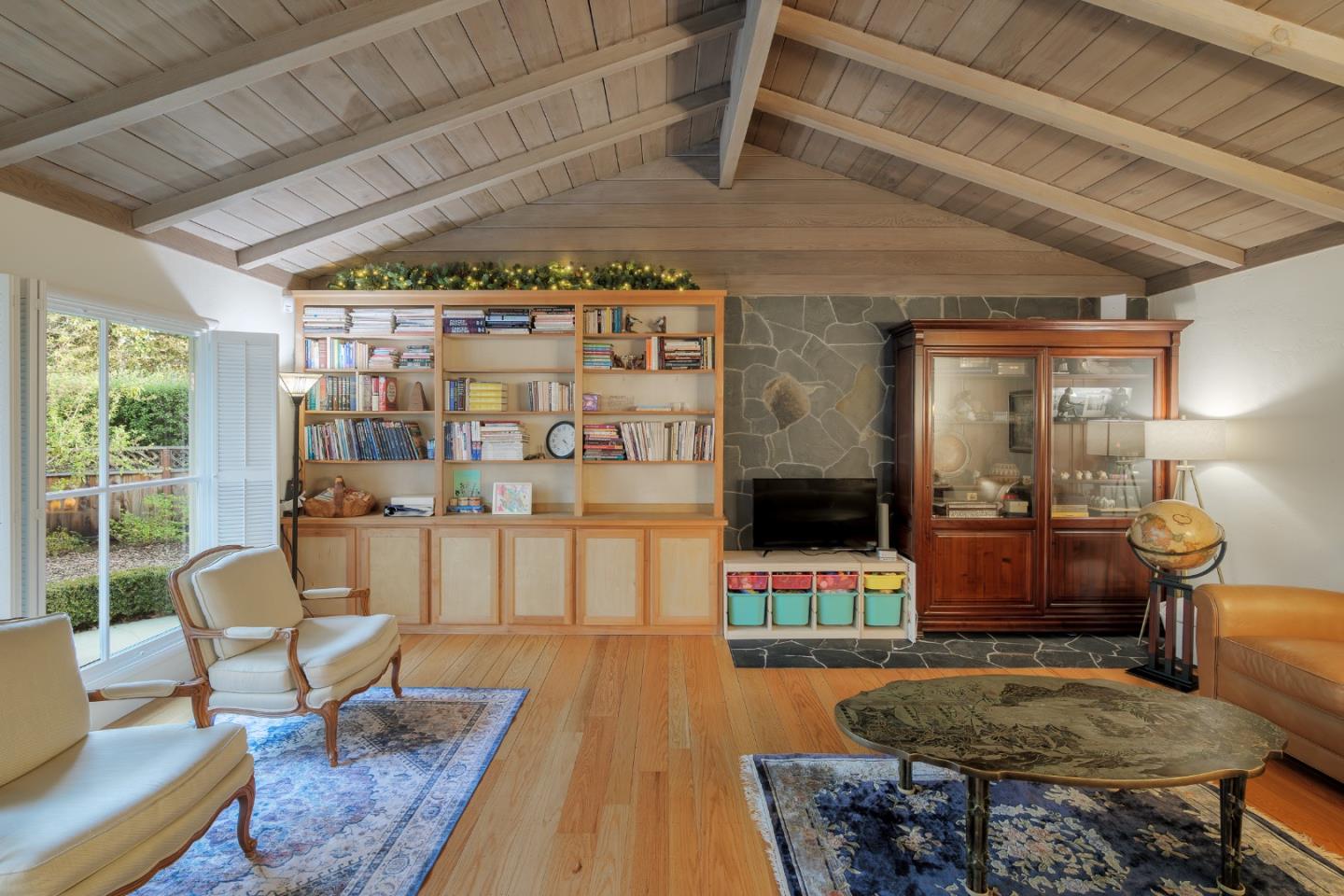 115 Southwood Dr Palo Alto, CA 94301