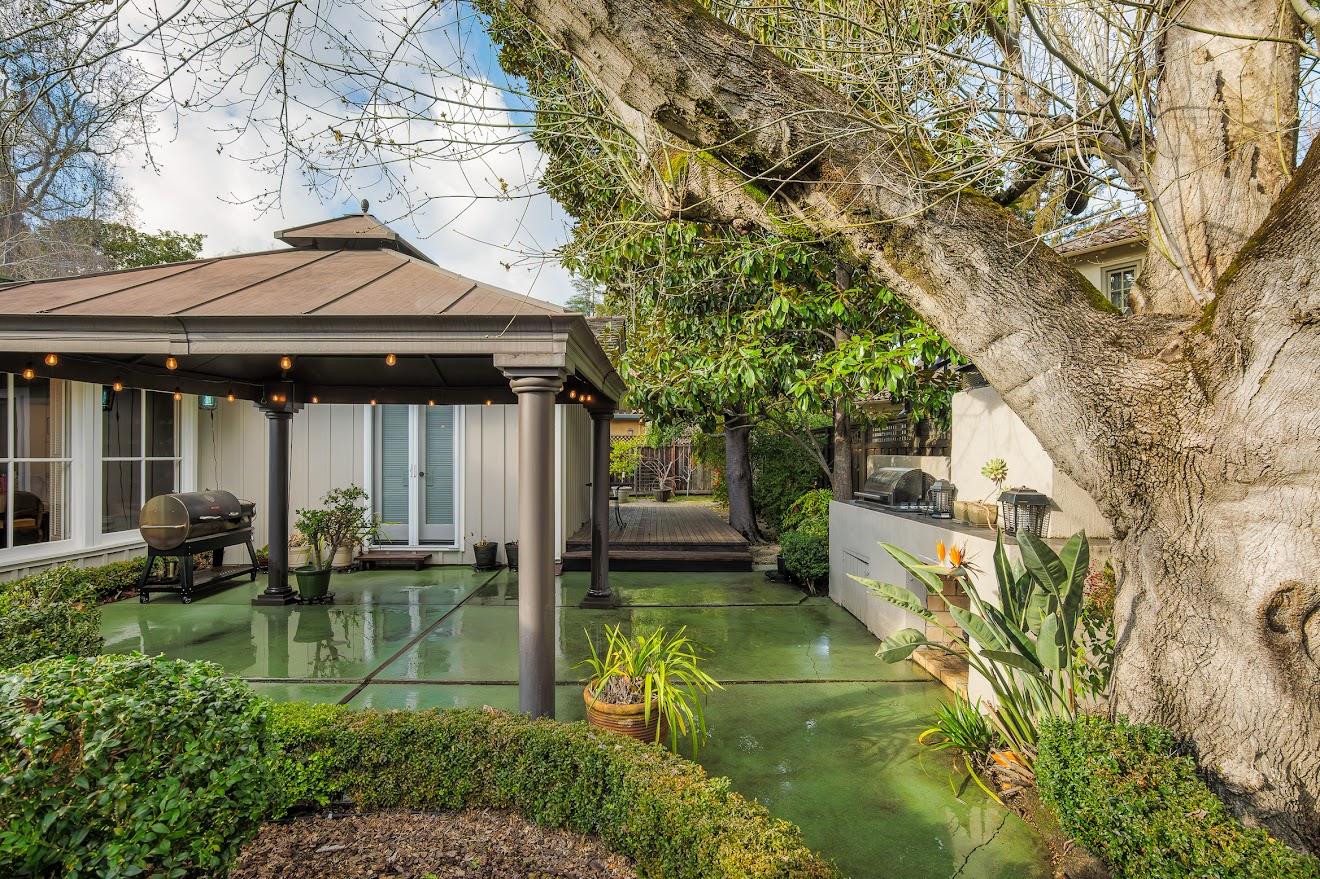 115 Southwood Dr Palo Alto, CA 94301