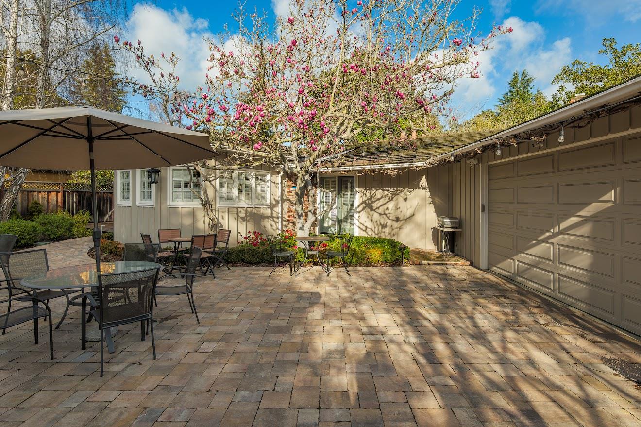 115 Southwood Dr Palo Alto, CA 94301