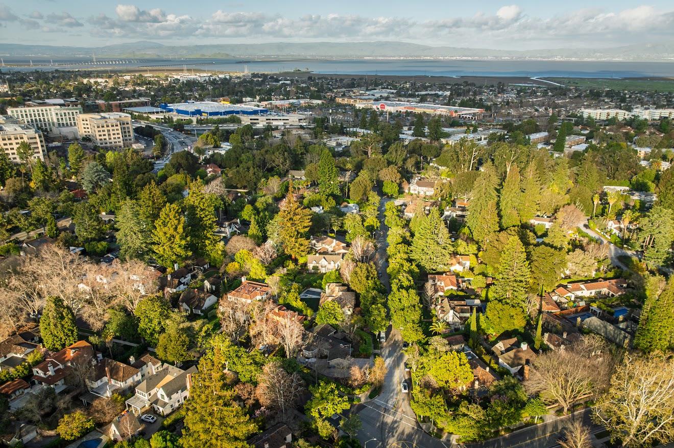 115 Southwood Dr Palo Alto, CA 94301