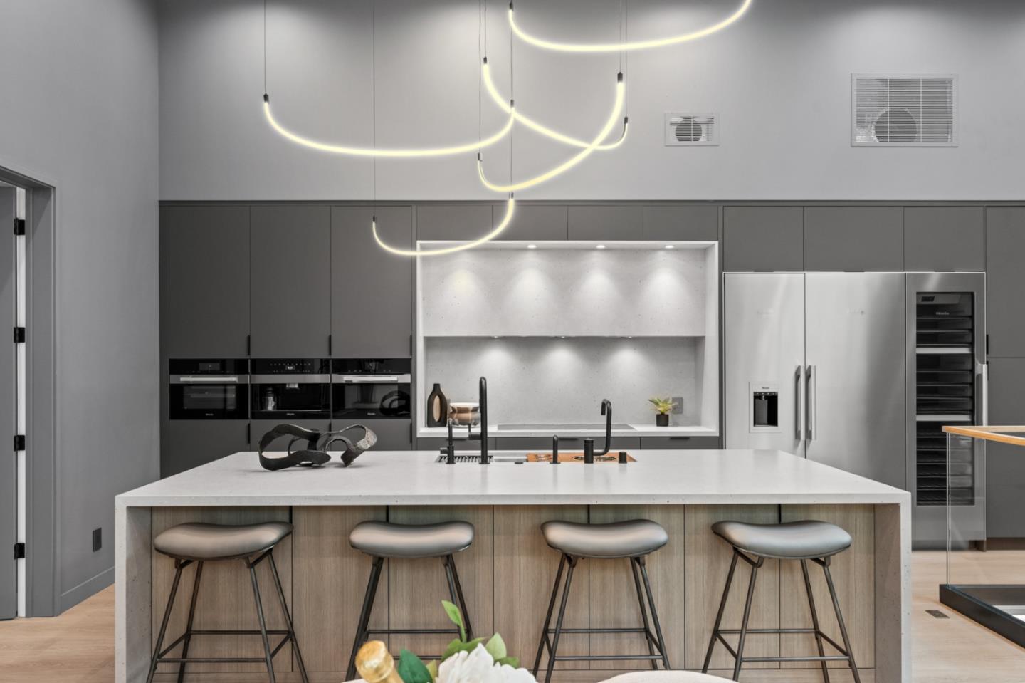 90 Cres Dr PALO ALTO, CA 94301