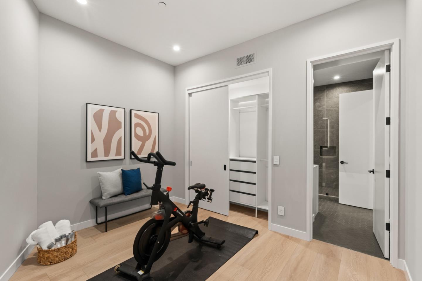 90 Cres Dr PALO ALTO, CA 94301