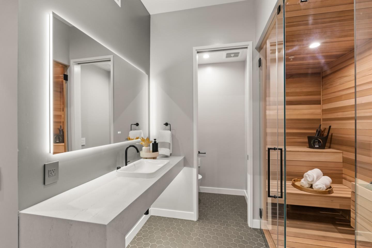 90 Cres Dr PALO ALTO, CA 94301