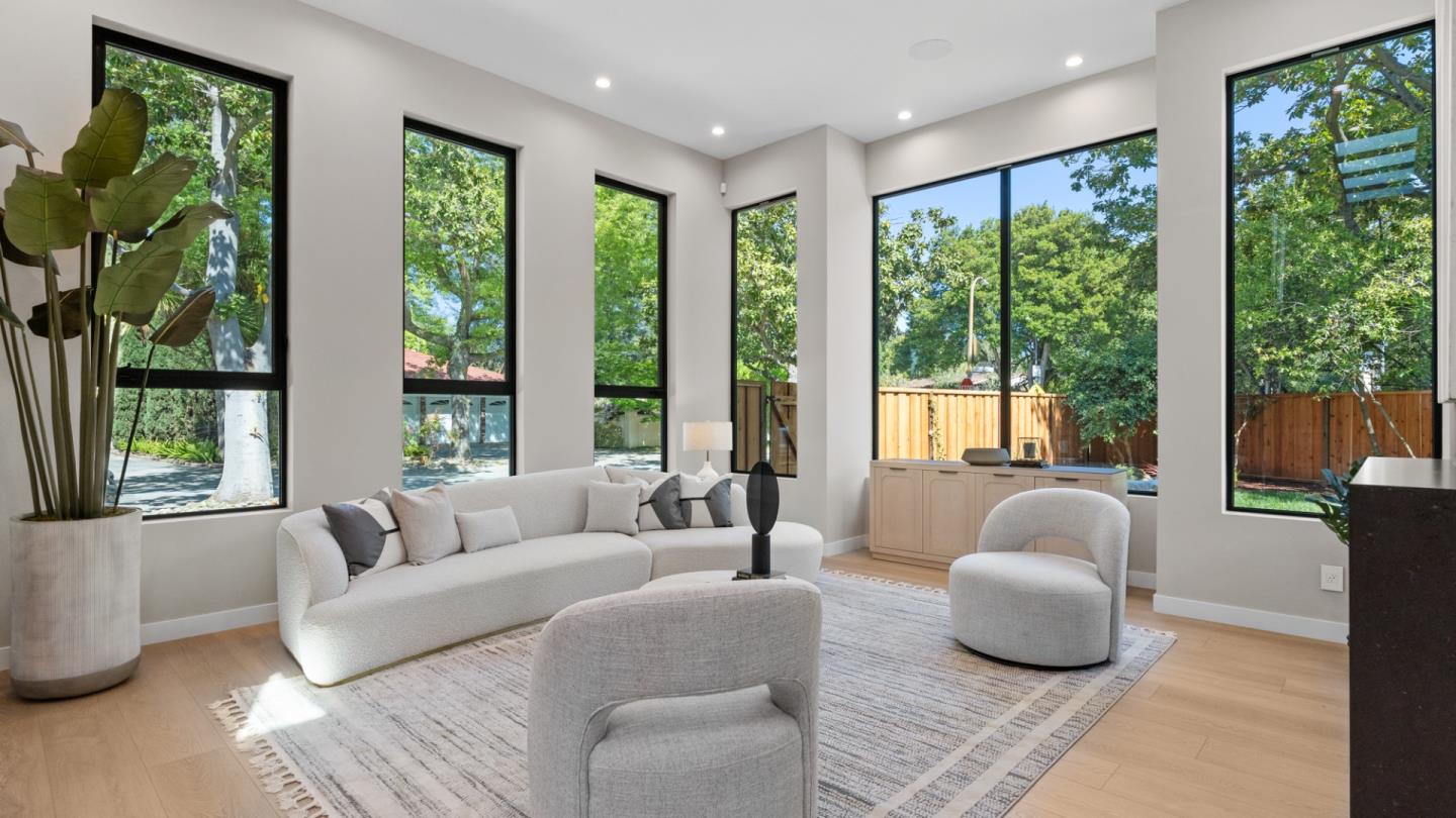 90 Cres Dr PALO ALTO, CA 94301