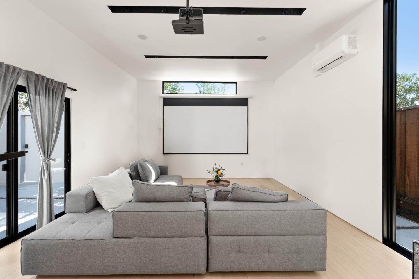 947 Colonial Ln PALO ALTO, CA 94303