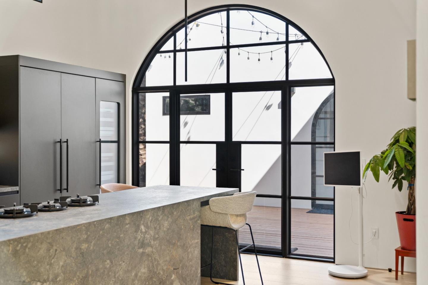 947 Colonial Ln PALO ALTO, CA 94303