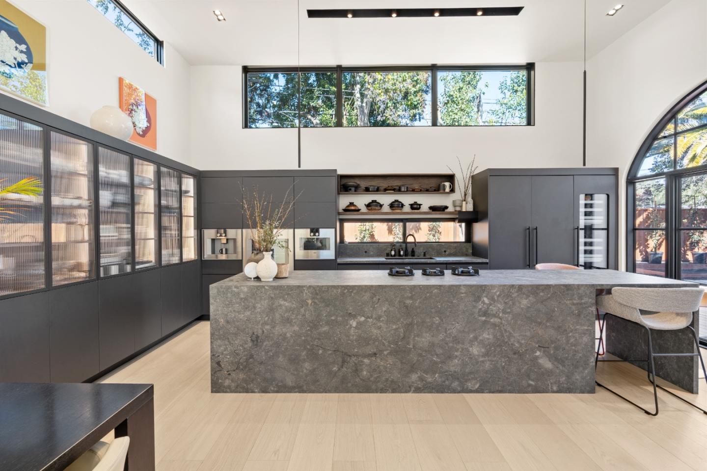 947 Colonial Ln PALO ALTO, CA 94303