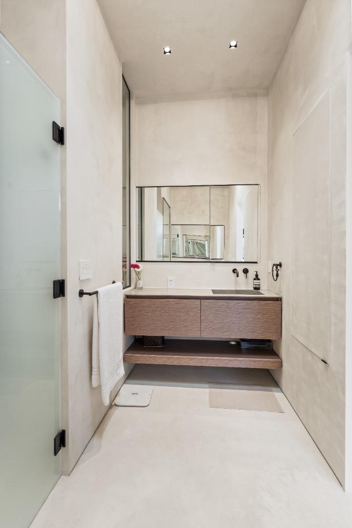 947 Colonial Ln PALO ALTO, CA 94303