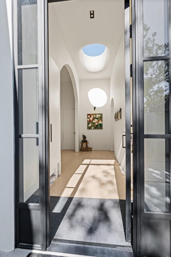 947 Colonial Ln PALO ALTO, CA 94303