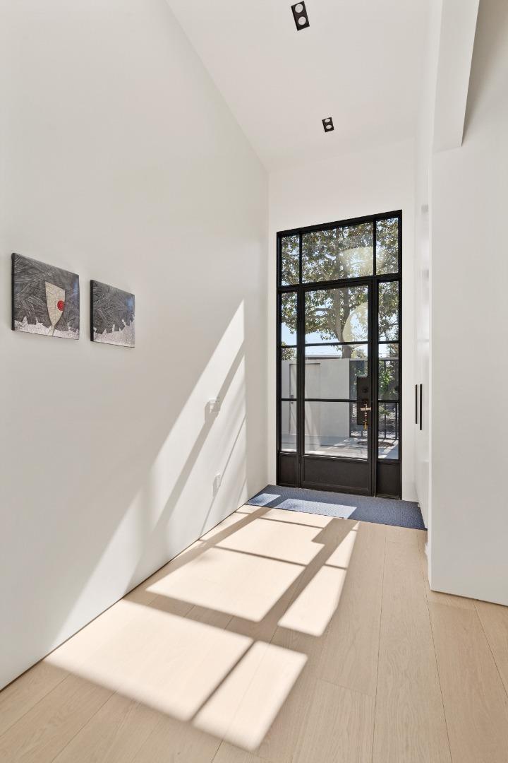 947 Colonial Ln PALO ALTO, CA 94303