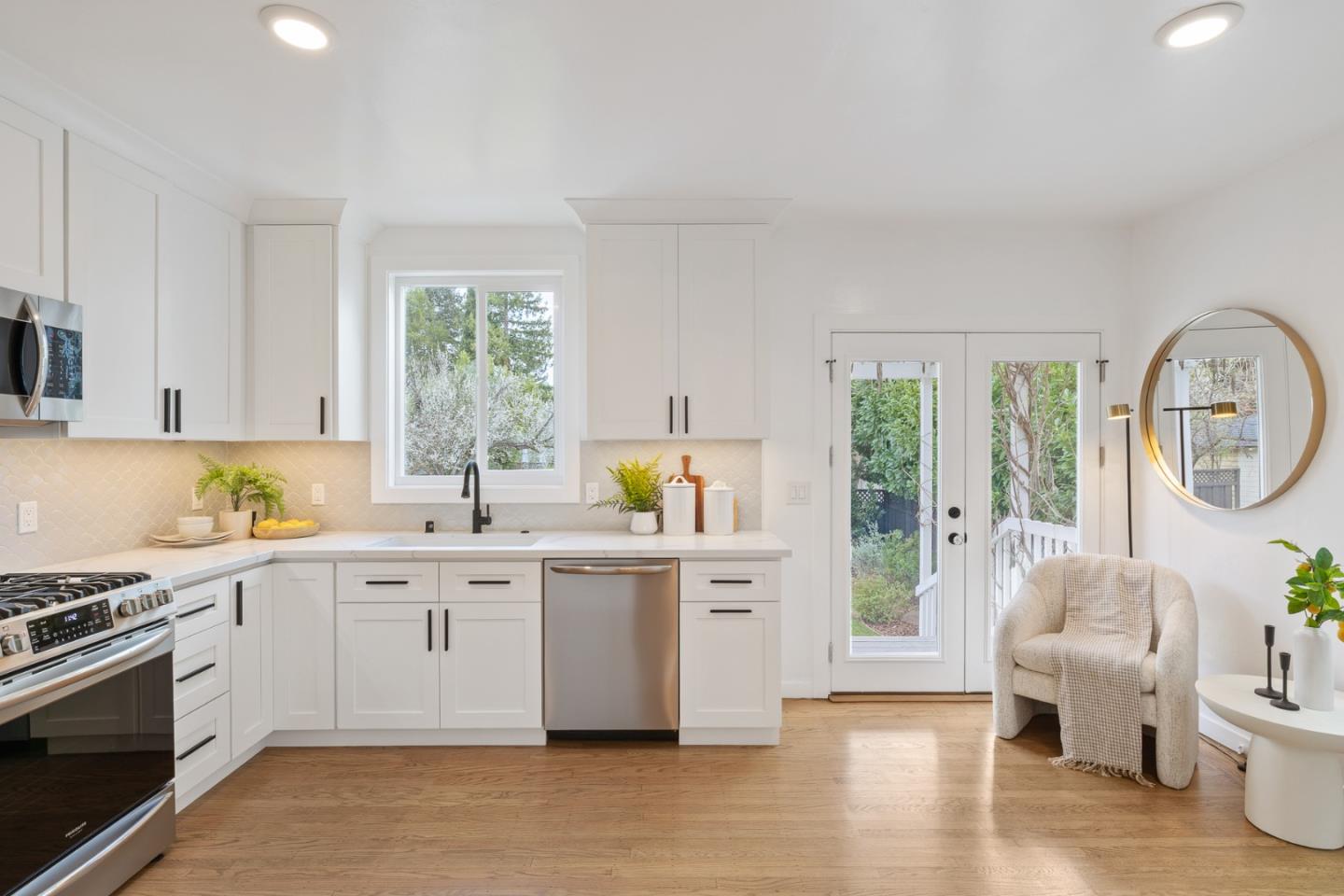 1555 Alma St Palo Alto, CA 94301