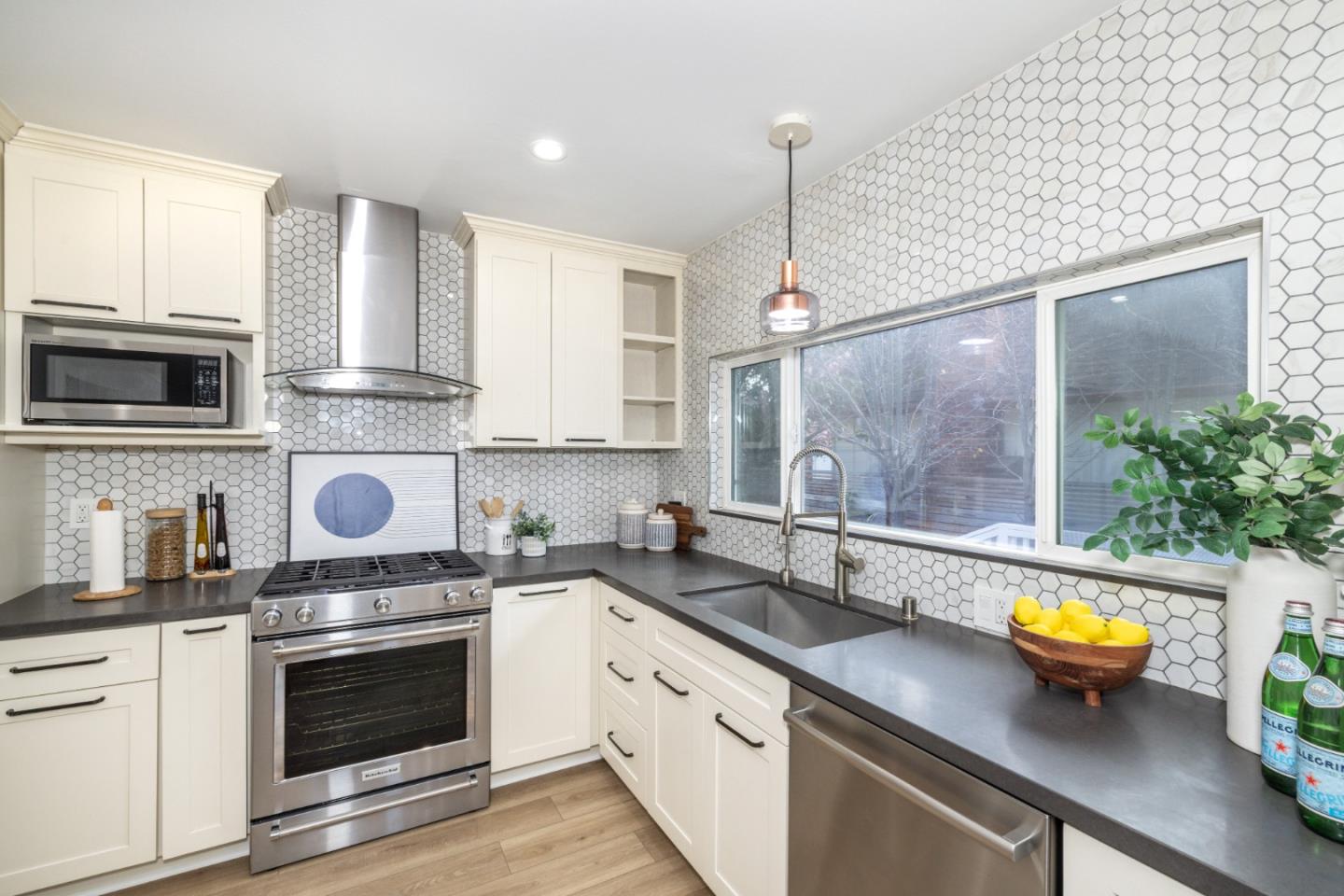 1111 Alma St Palo Alto, CA 94301