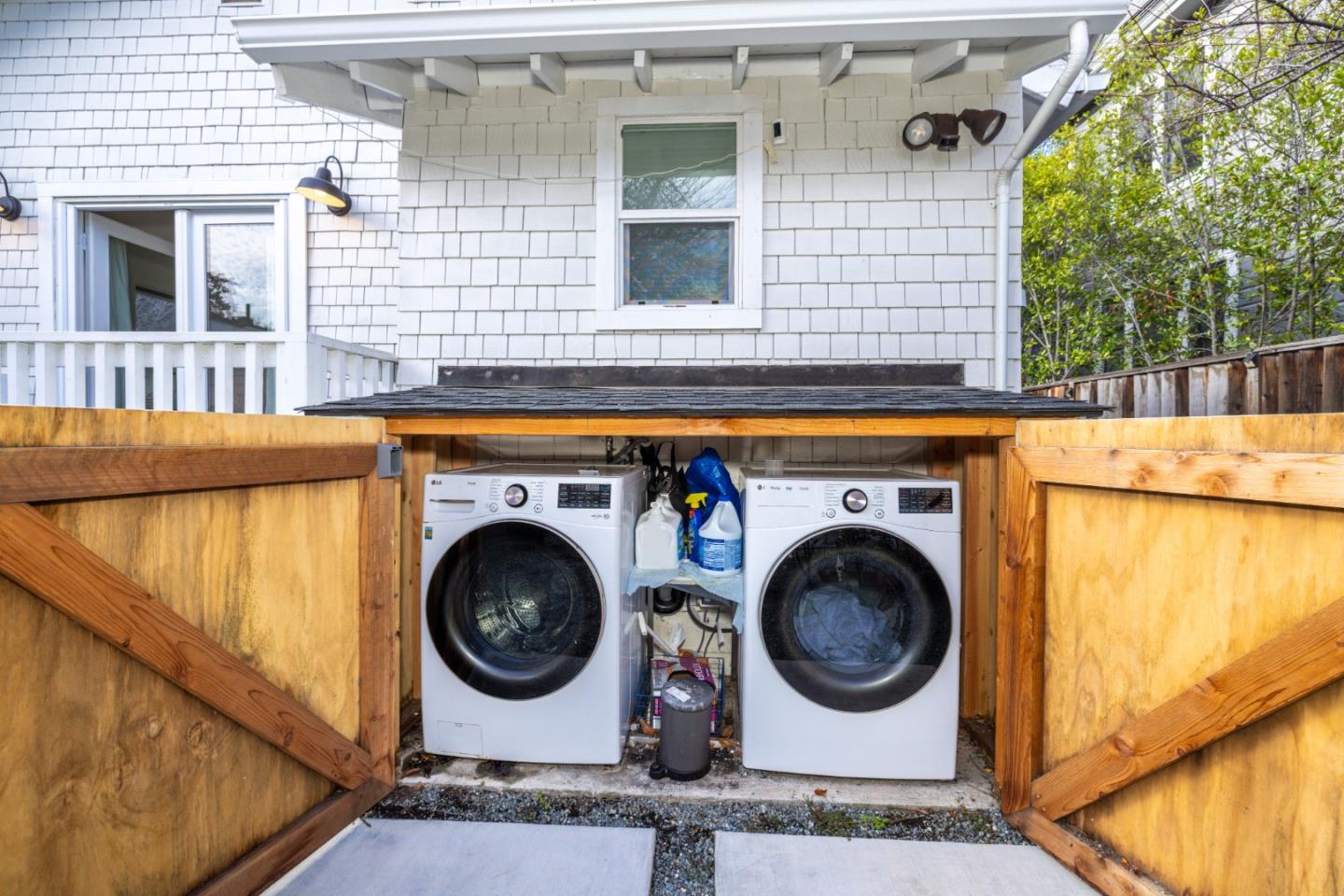 1111 Alma St Palo Alto, CA 94301