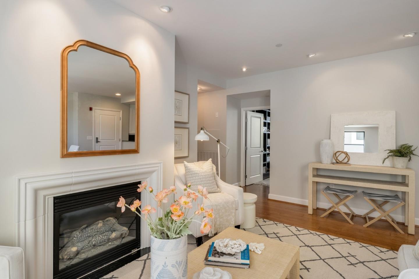 800 High St #216 PALO ALTO, CA 94301