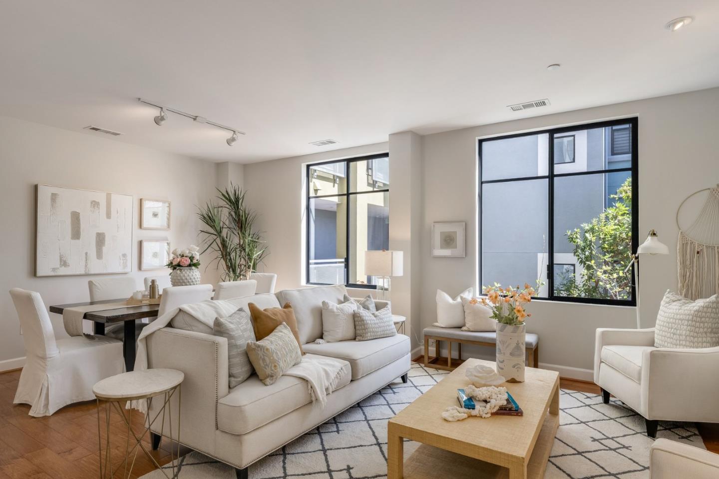 800 High St #216 PALO ALTO, CA 94301