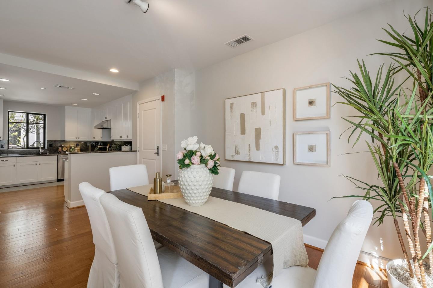 800 High St #216 PALO ALTO, CA 94301