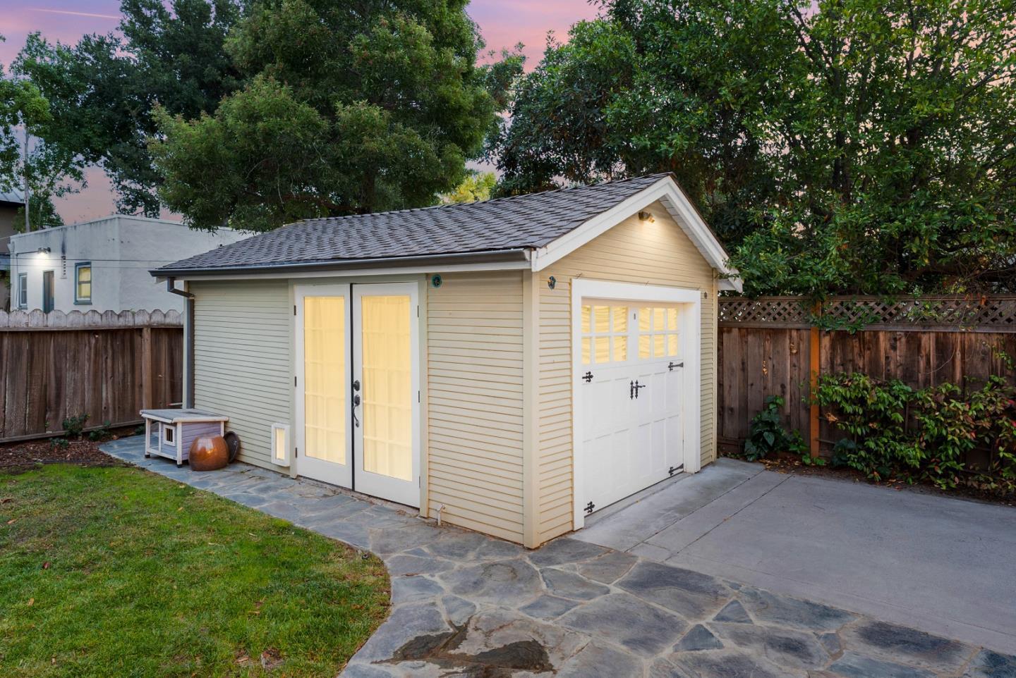 112 Churchill Ave Palo Alto, CA 94301