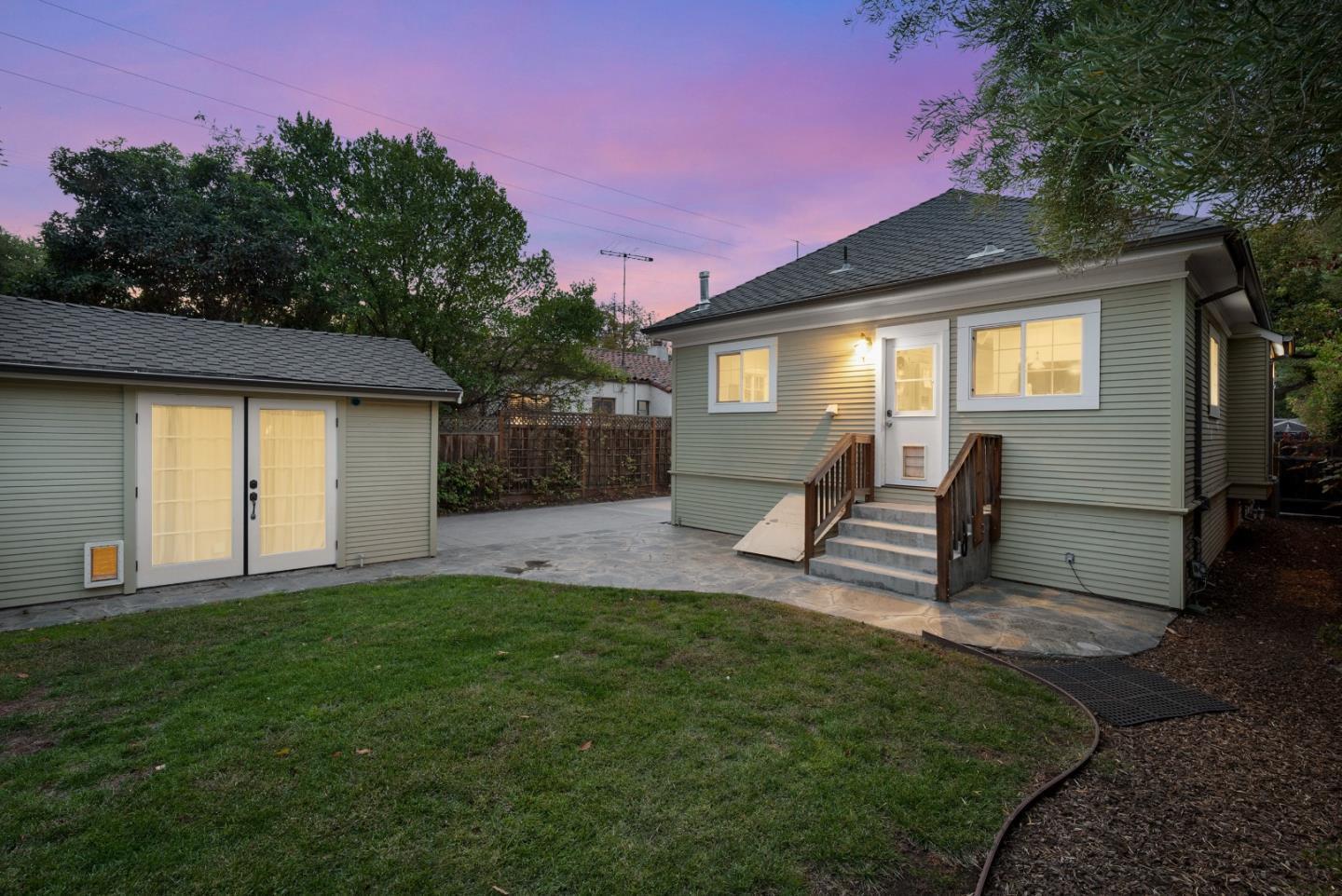 112 Churchill Ave Palo Alto, CA 94301