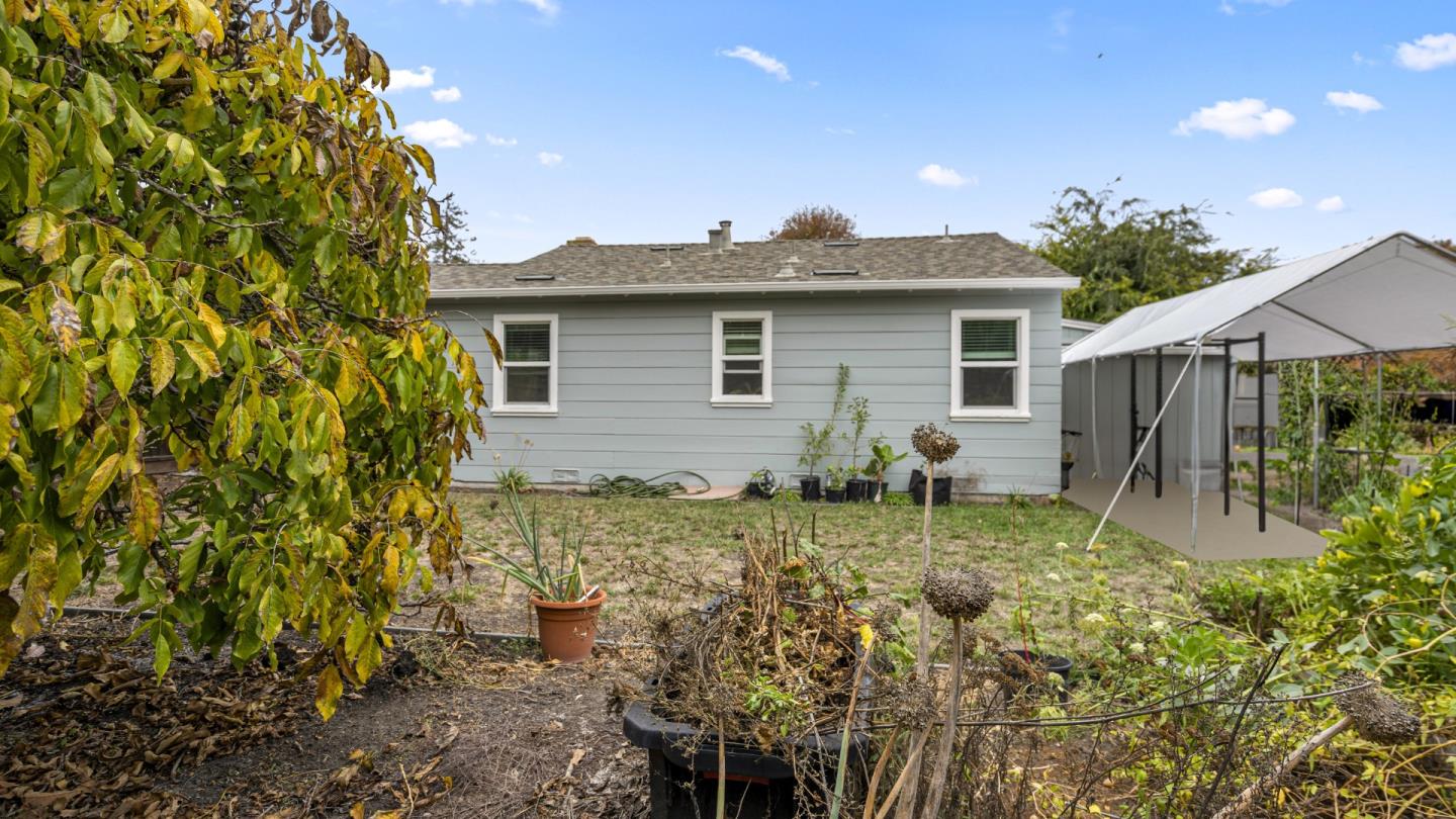 2262 Louis Rd PALO ALTO, CA 94303
