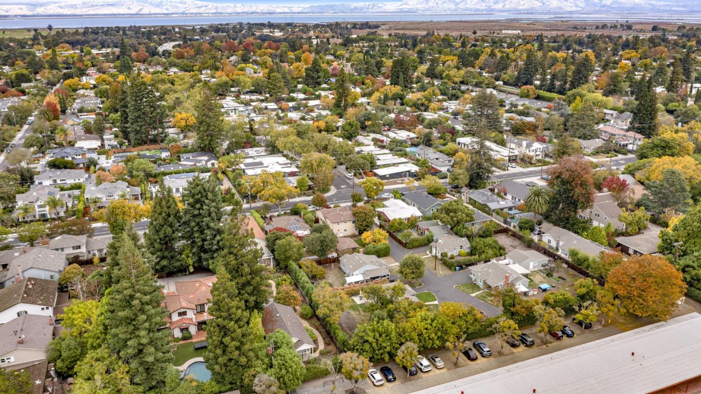 2262 Louis Rd PALO ALTO, CA 94303