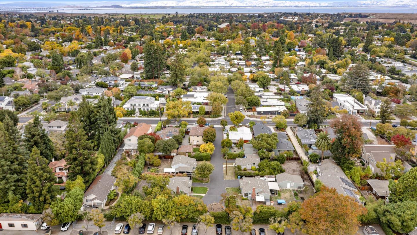 2262 Louis Rd PALO ALTO, CA 94303