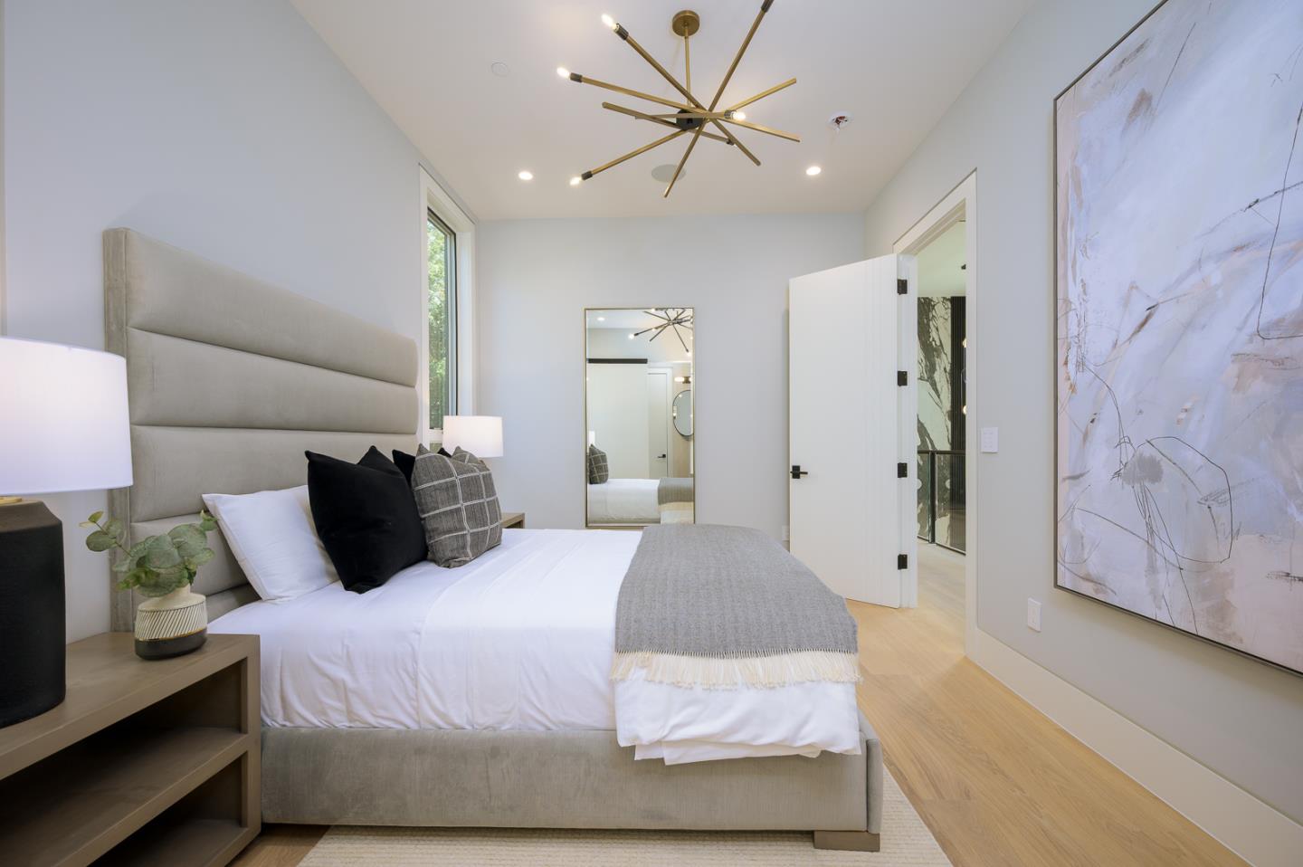 1027 Waverley St PALO ALTO, CA 94301