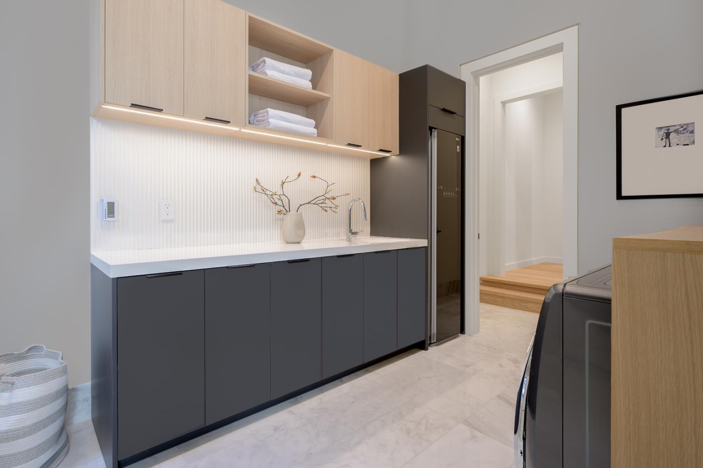 1027 Waverley St PALO ALTO, CA 94301