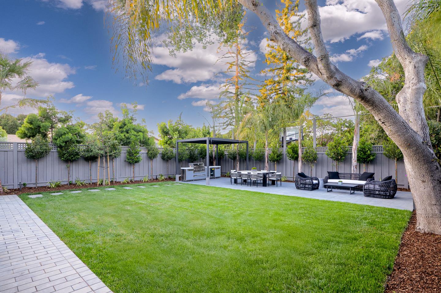 1027 Waverley St PALO ALTO, CA 94301