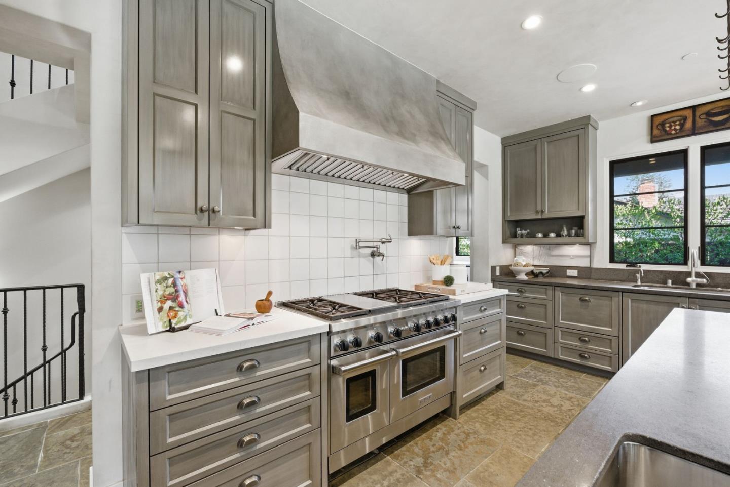 1711 Webster St Palo Alto, CA 94301