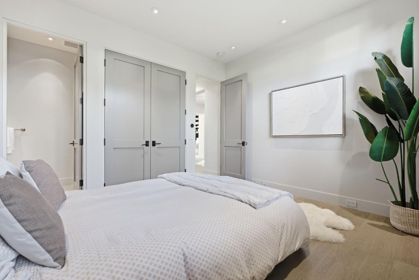 1711 Webster St Palo Alto, CA 94301